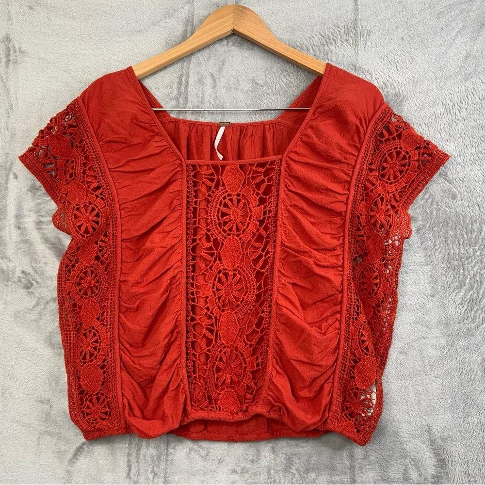 Free People Women’s Little Secret Crochet Lace Panel pullover Crop Top. Size Med